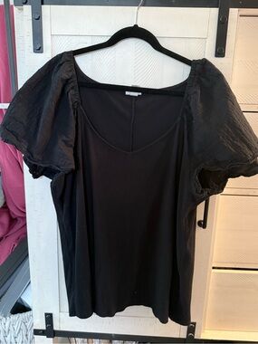 Ava & Viv Black Puff Sleeve Scoop Neck Top